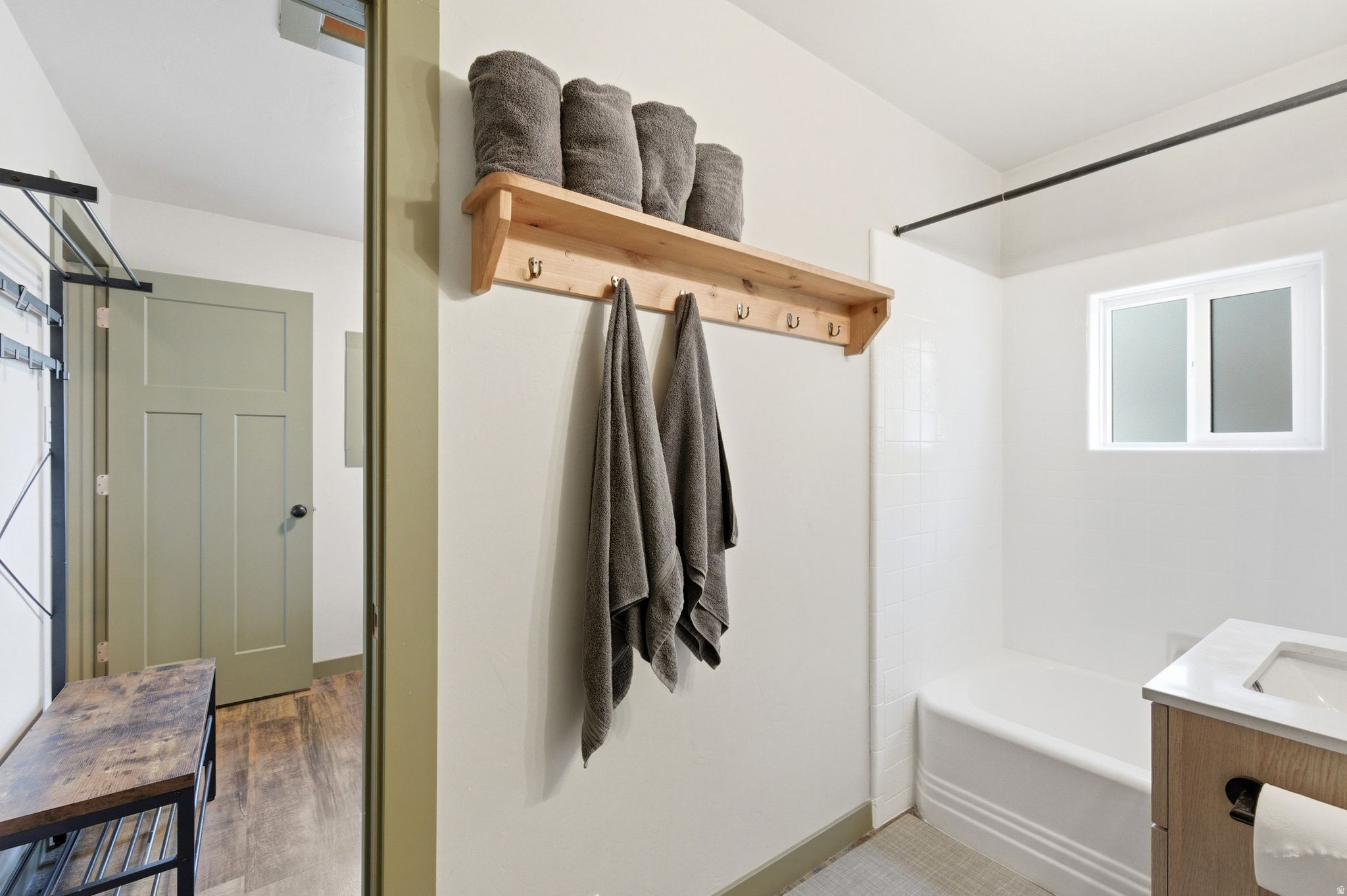 HIDDEN LAKE - Residential