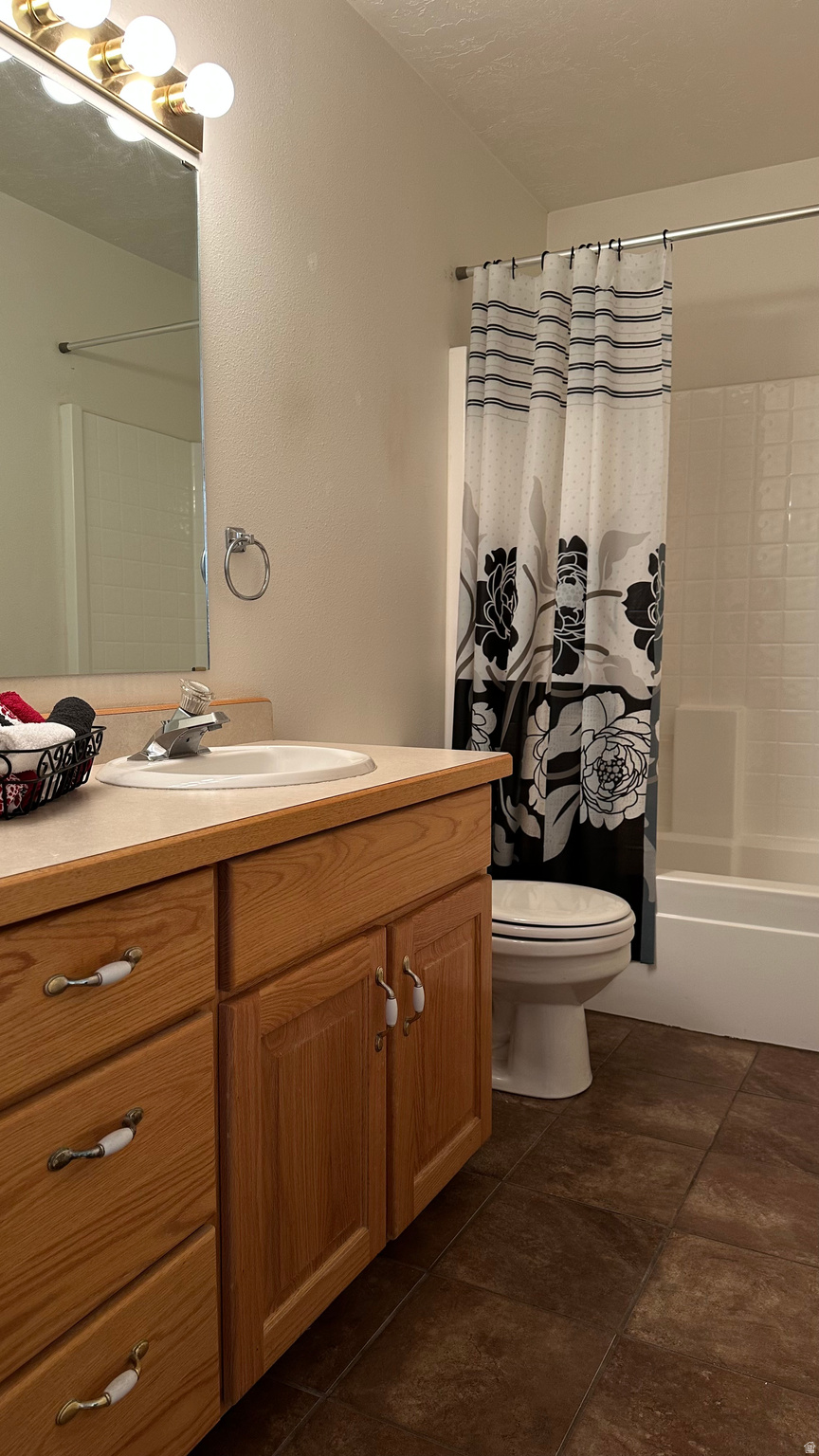 MOUNTAIN GREEN CONDOMINIUMS - Residential