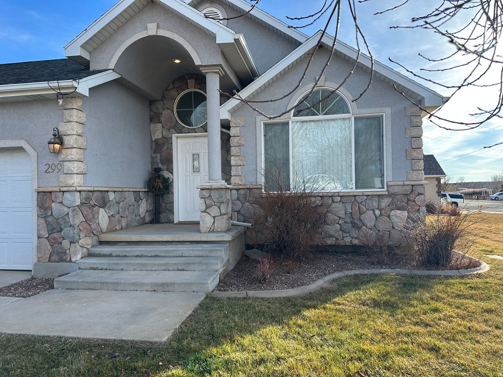 Photo of 299 W 100 N, Roosevelt, UT 84066 (MLS # 2126082)