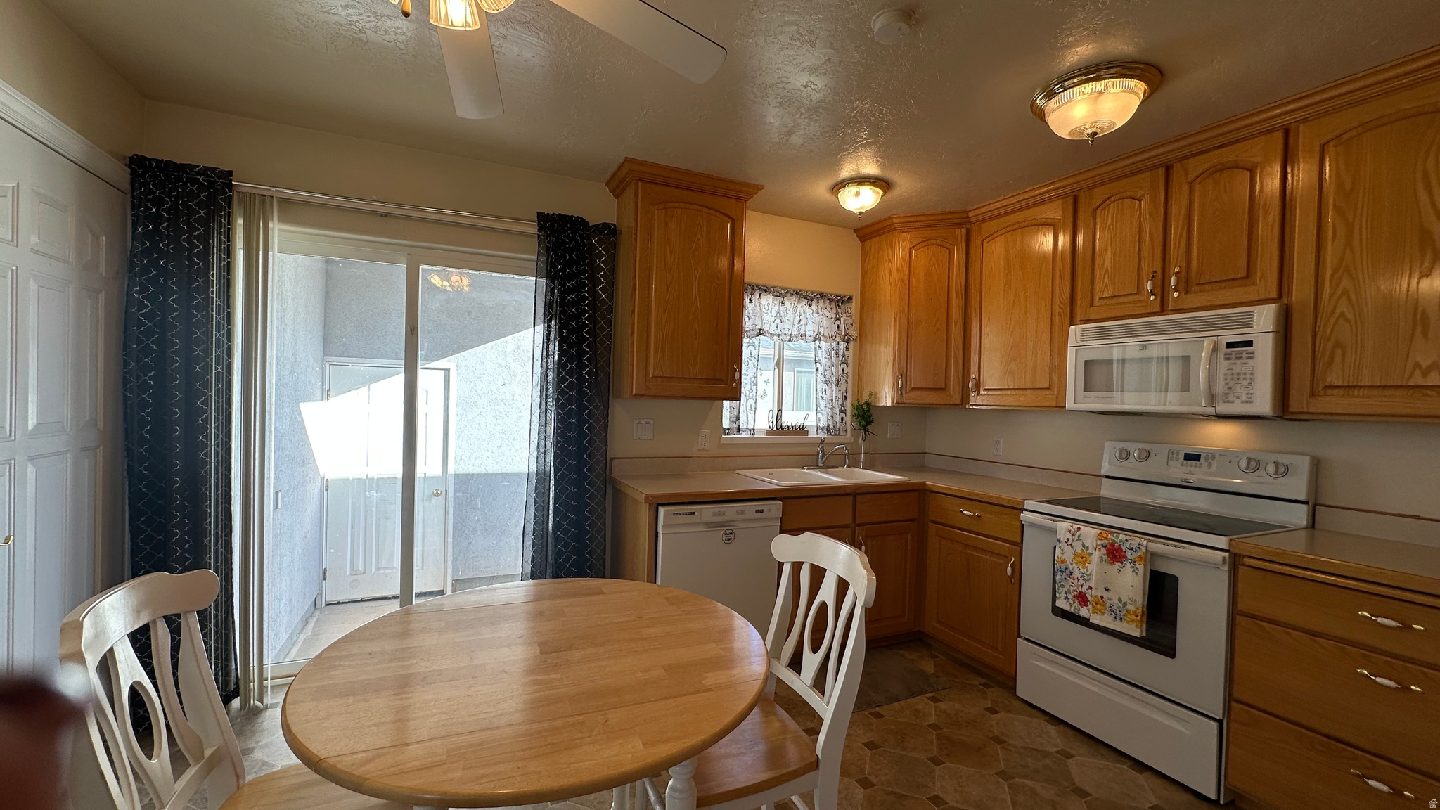 MOUNTAIN GREEN CONDOMINIUMS - Residential