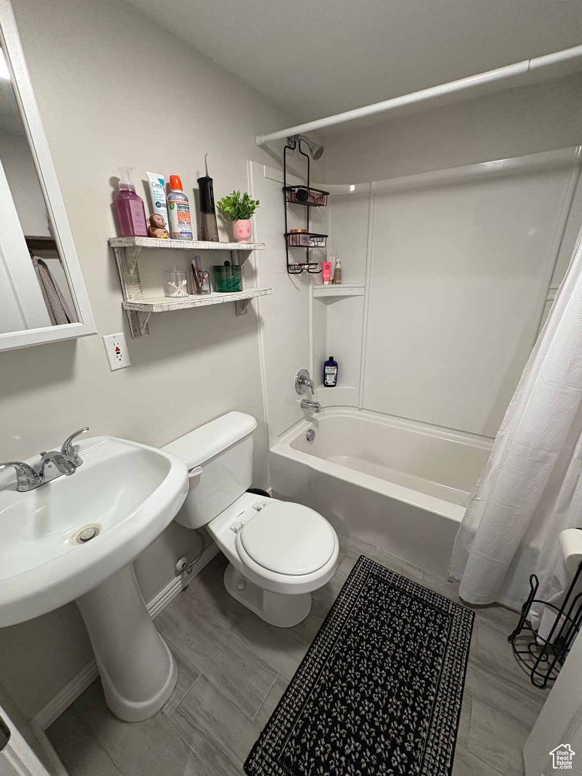 QUAIL HOLLOW - Residential