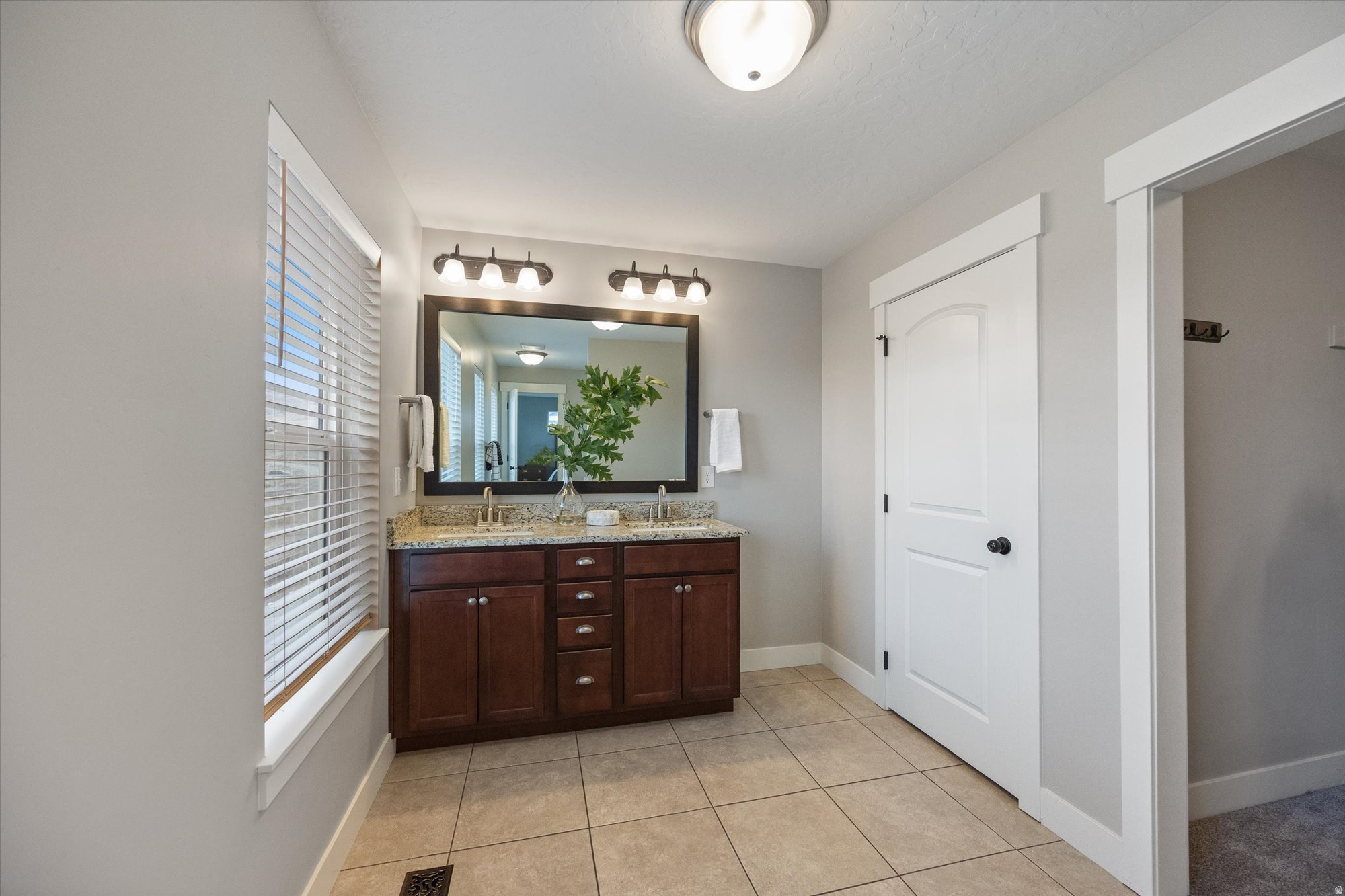 SCENIC MOUNTAIN - Residential