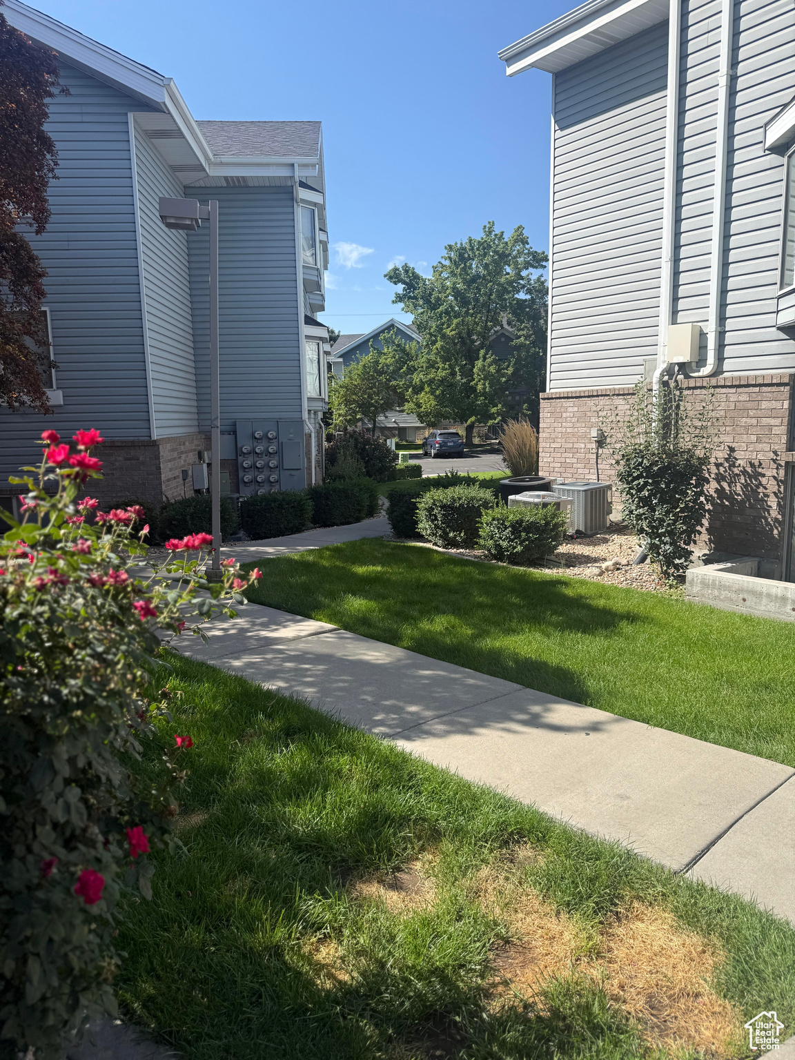 RIVERSIDE AVE CONDO - Residential