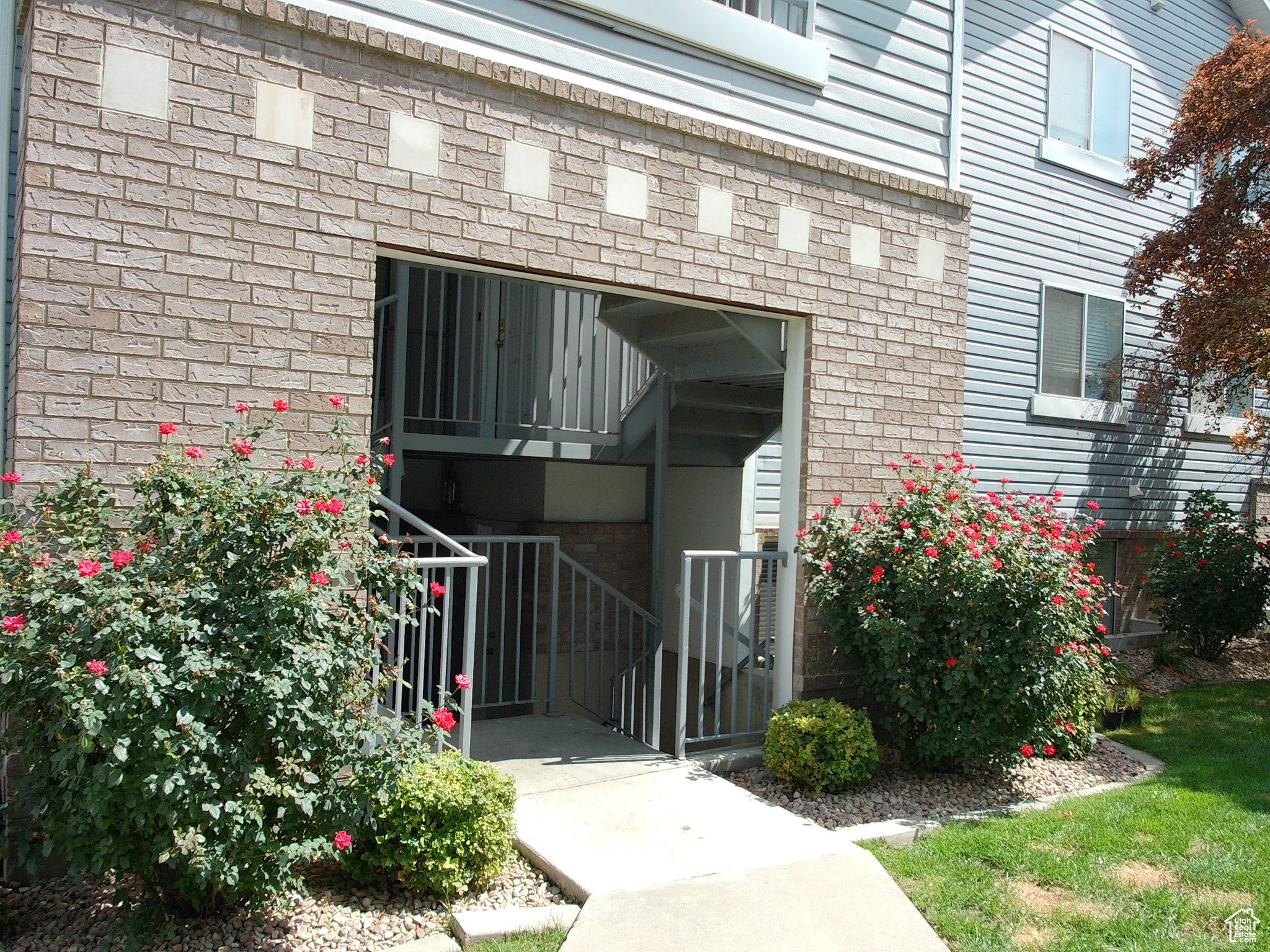 RIVERSIDE AVE CONDO - Residential