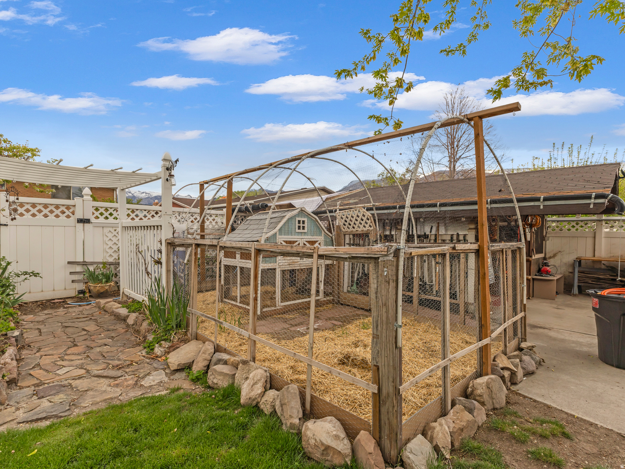 PEBBLE CREEK ESTATES - Residential