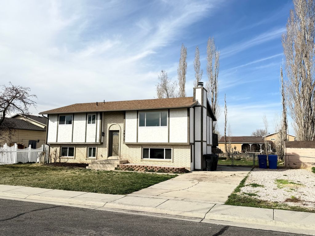 Photo of 1932 W 200 S, West Point, UT 84015 (MLS # 2140983)