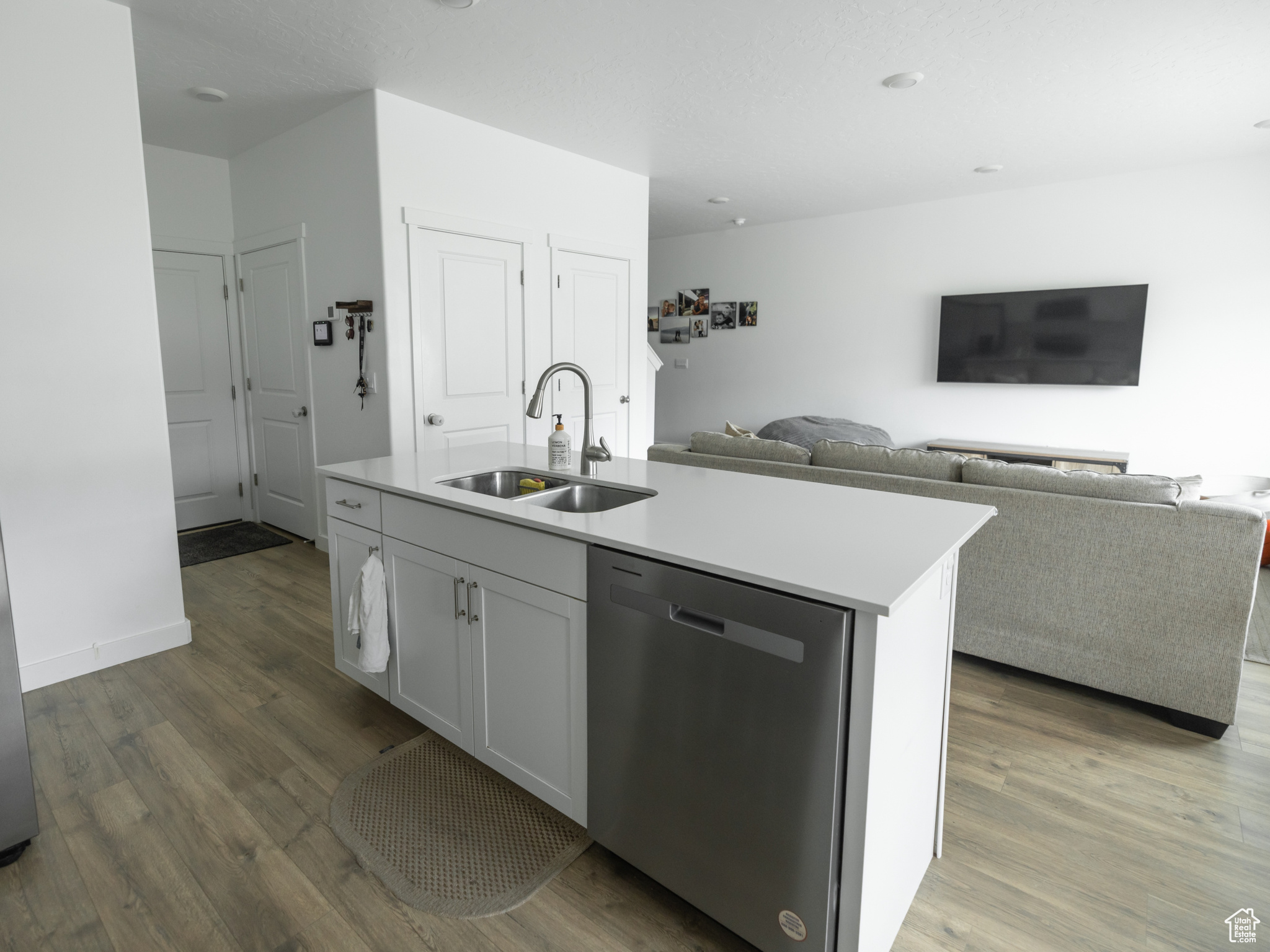 FOOTHILL VILLAGE - Residential