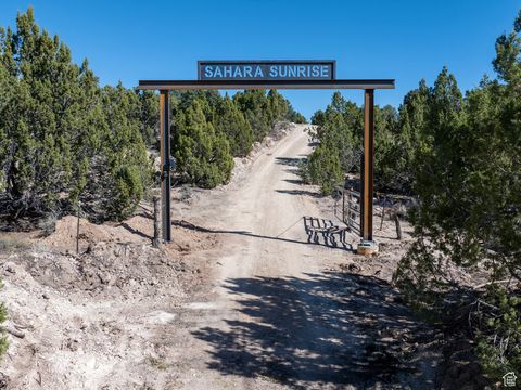 Photo of 9158 W SAHARA DR S #13, Eureka, UT 84628 (MLS # 2029441)