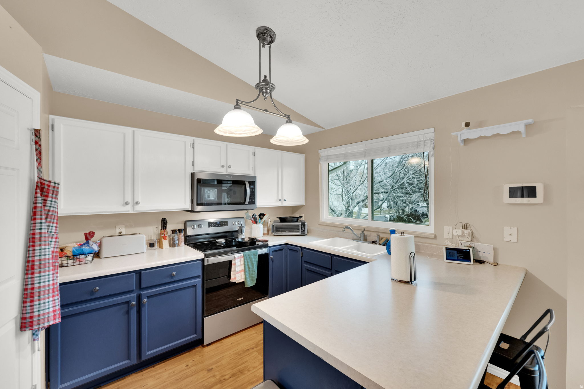 MOUNTAIN SHADOWS - Residential