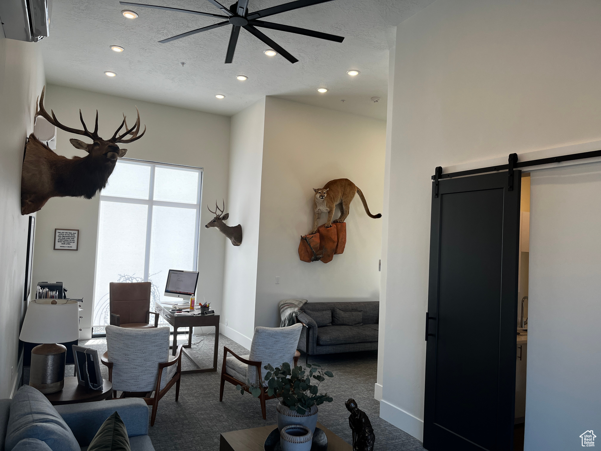 FOXRIDGE - Commercial Sale