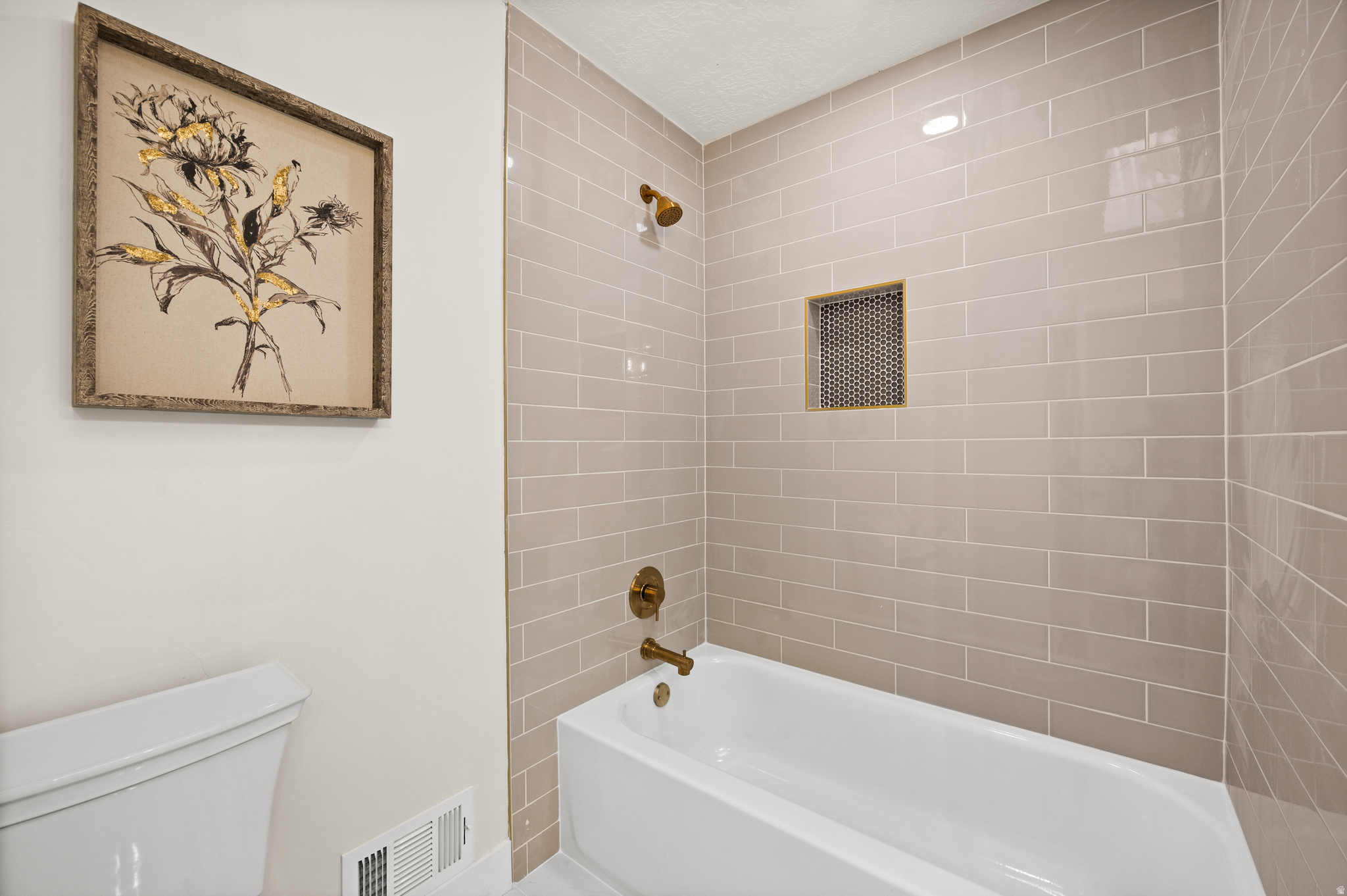 RIVIERA HEIGHTS NO 4 - Residential