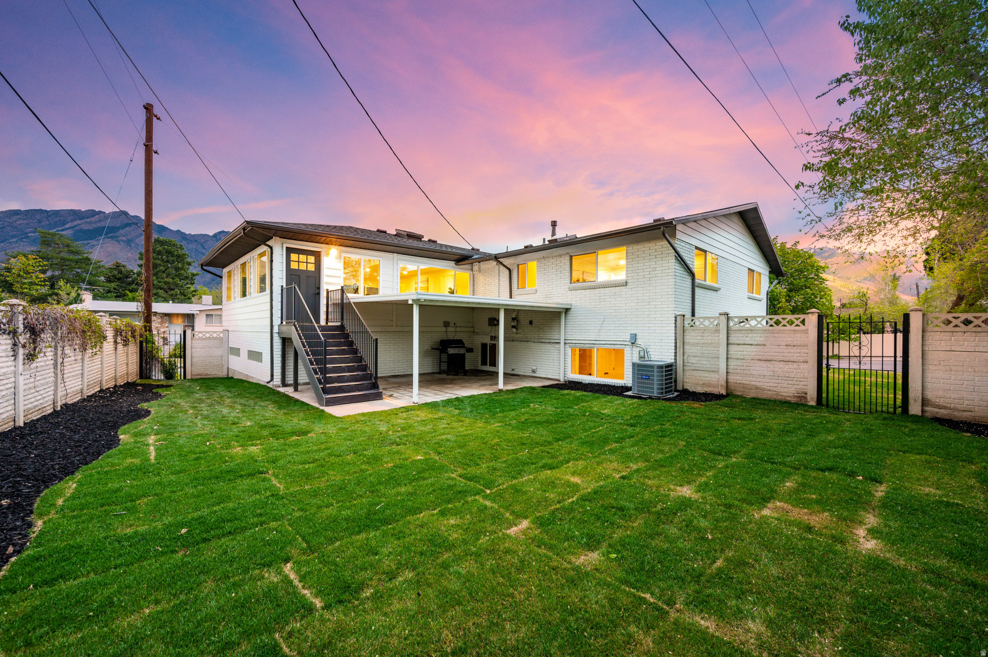 RIVIERA HEIGHTS NO 4 - Residential