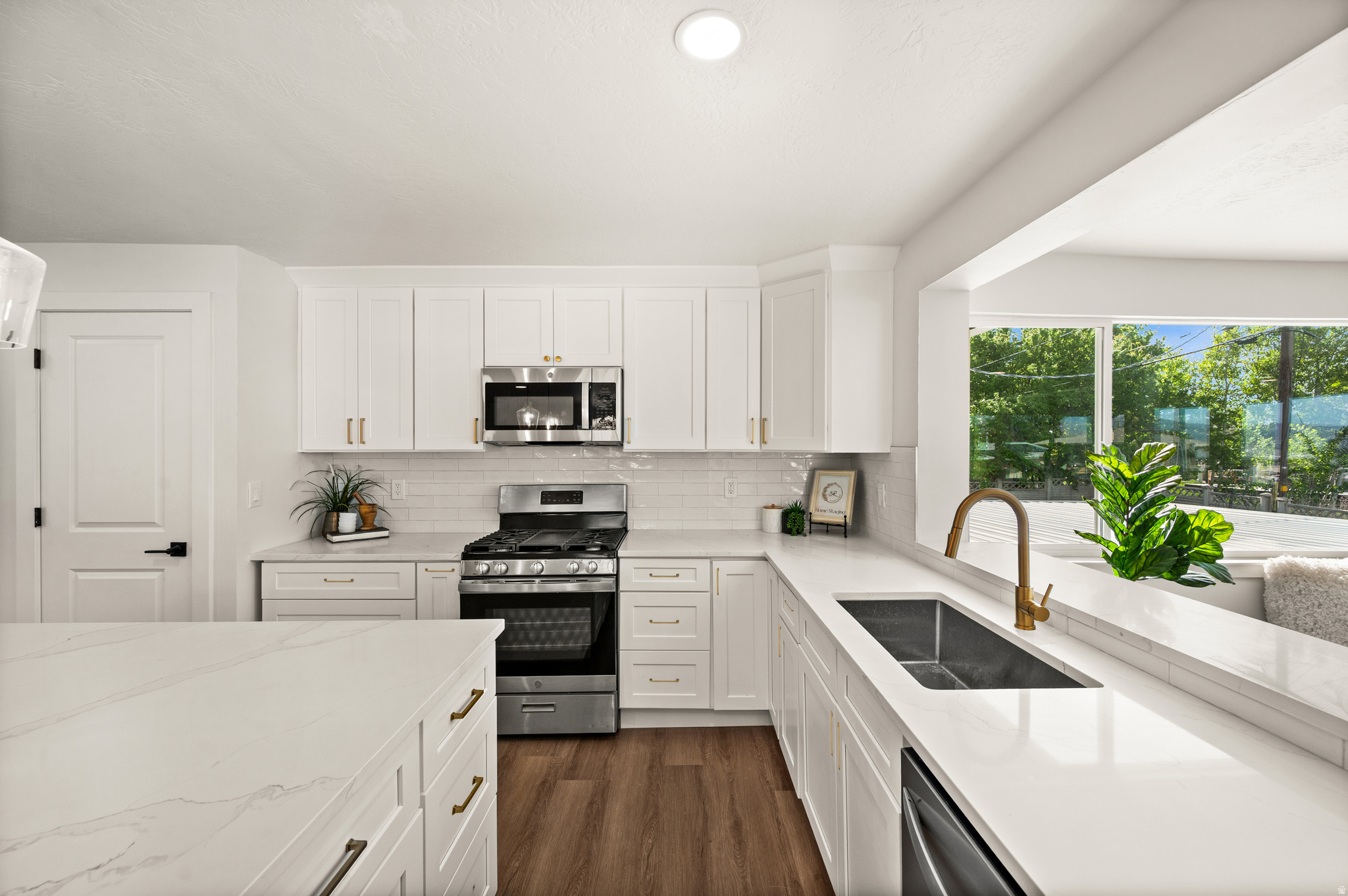 RIVIERA HEIGHTS NO 4 - Residential