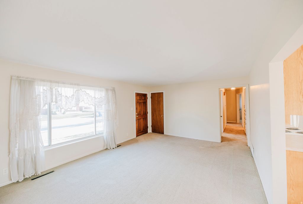 Photo of 214 E 1250 N, Bountiful, UT 84010 (MLS # 2142409)