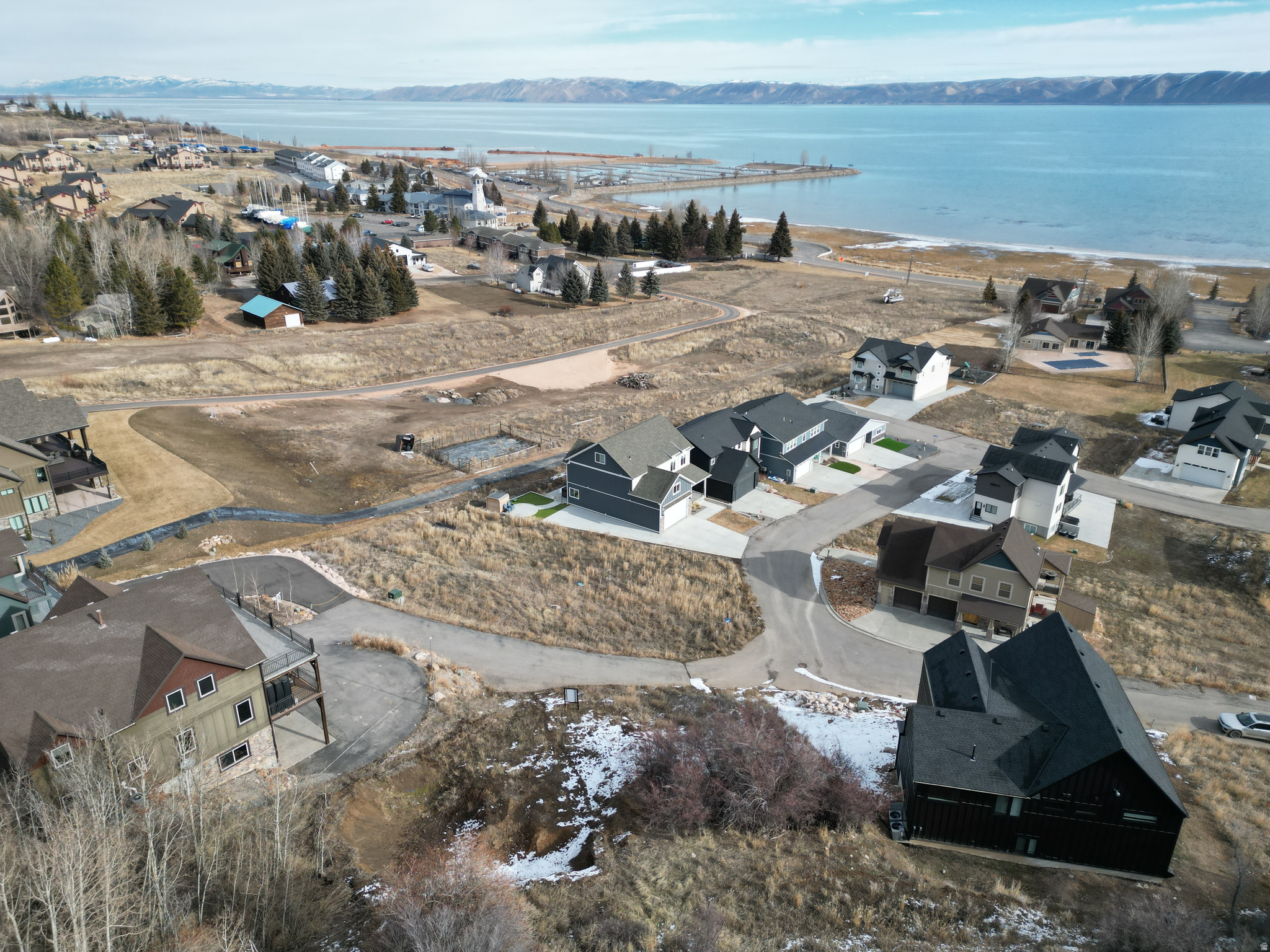 LOCHWOOD ESTATES - Residential