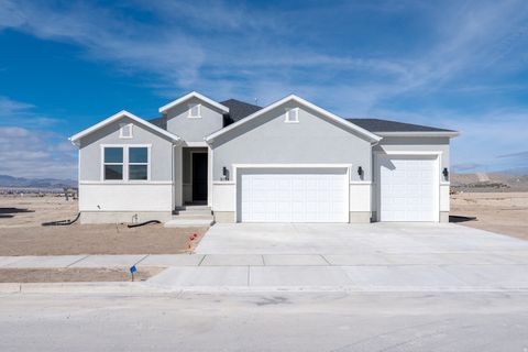Photo of 2191 E GRANITE LN, Eagle Mountain, UT 84005 (MLS # 2134832)