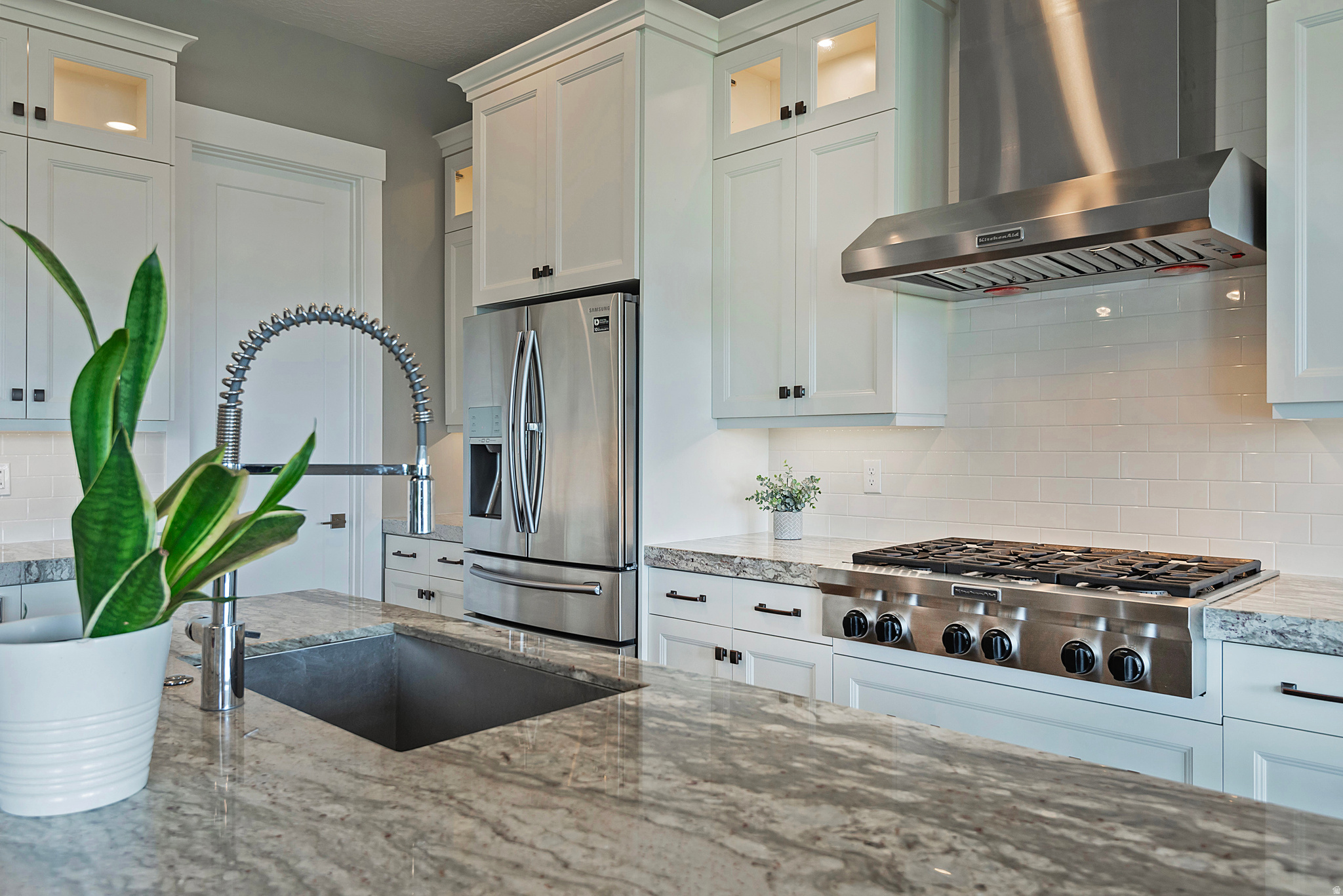 VILLAS@DIMPLE DELL - Residential