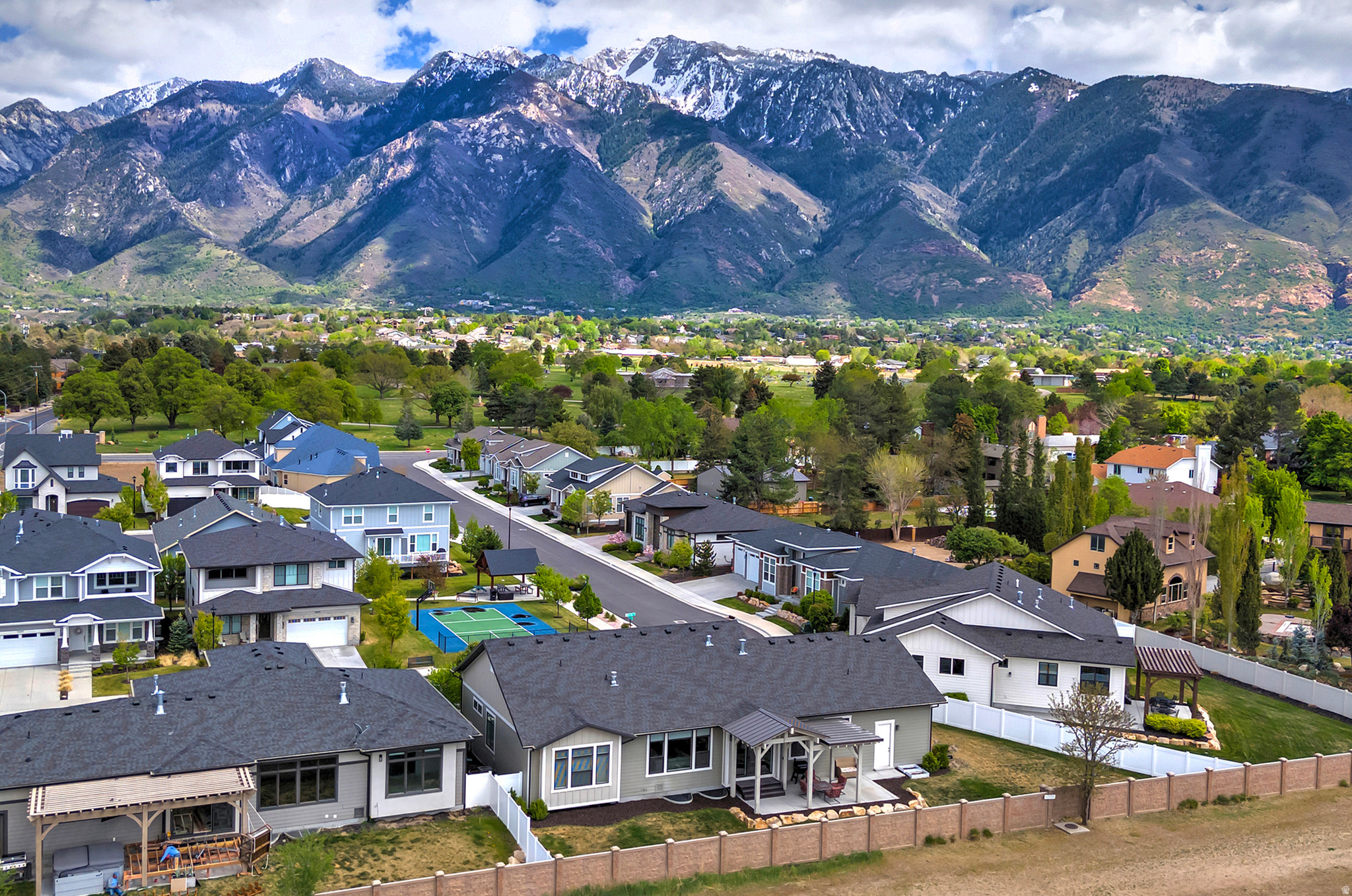 VILLAS@DIMPLE DELL - Residential