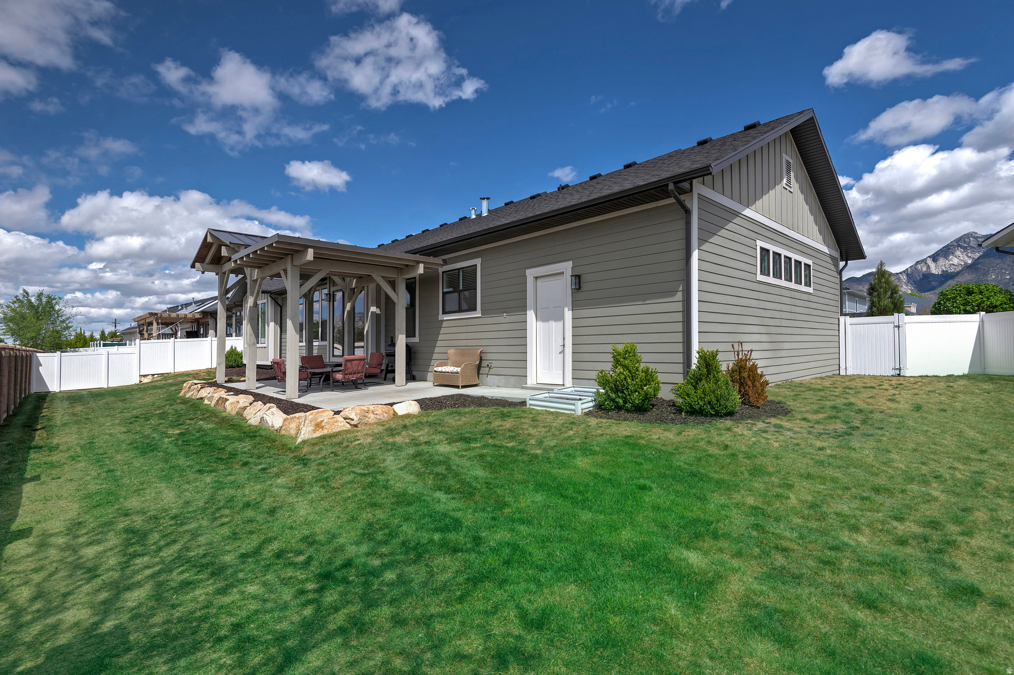 VILLAS@DIMPLE DELL - Residential