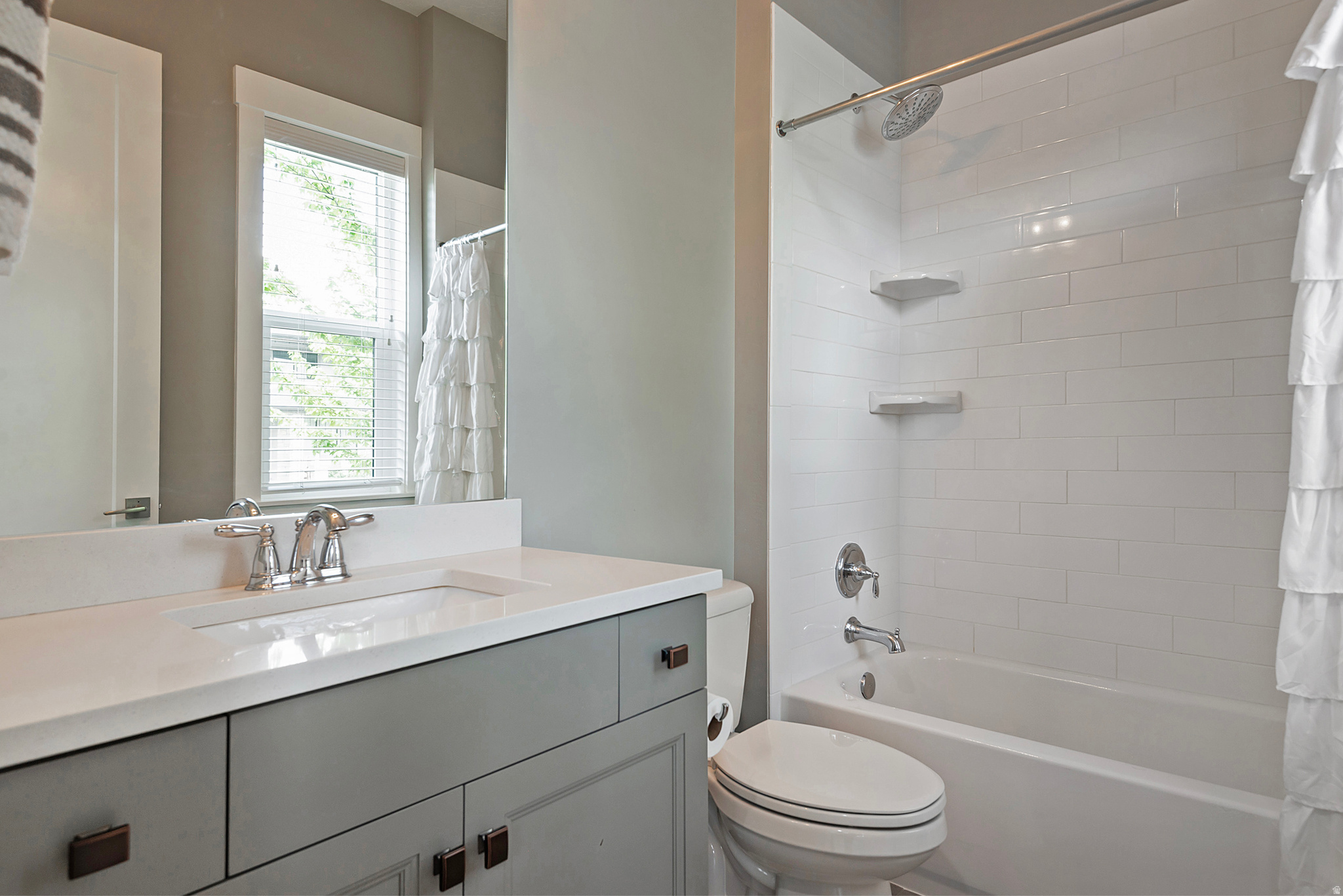 VILLAS@DIMPLE DELL - Residential