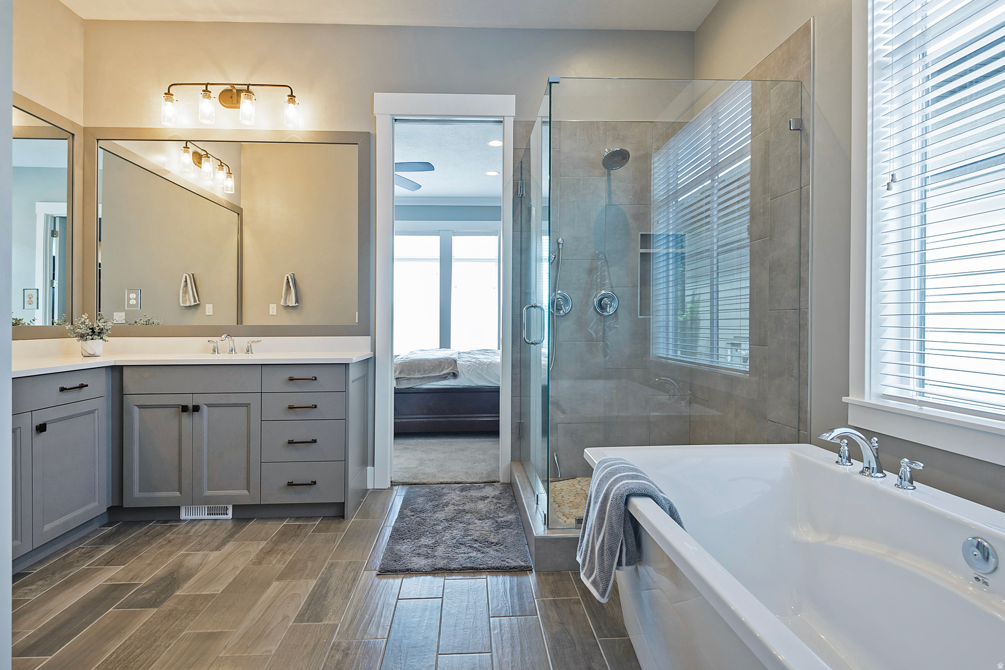 VILLAS@DIMPLE DELL - Residential