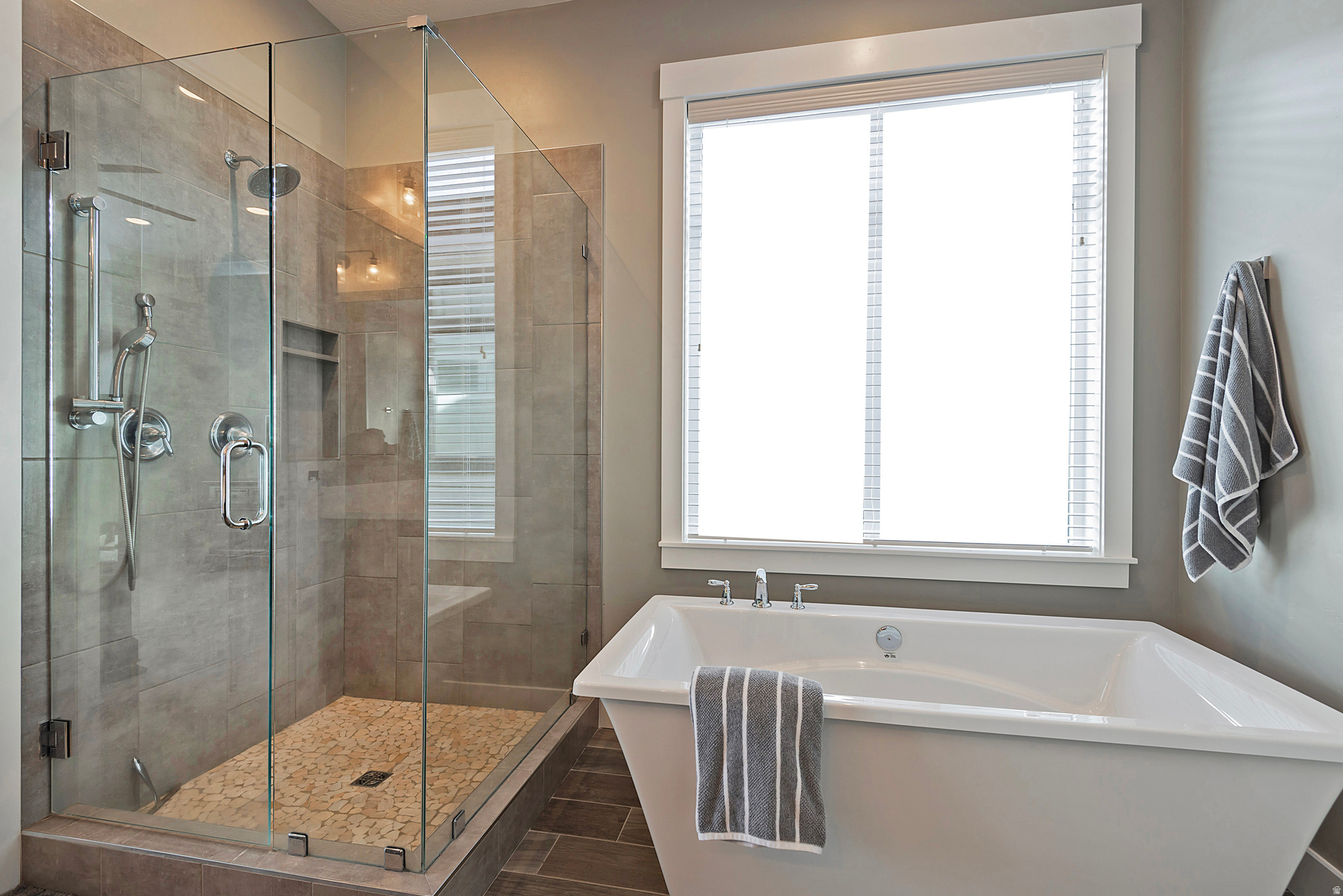 VILLAS@DIMPLE DELL - Residential