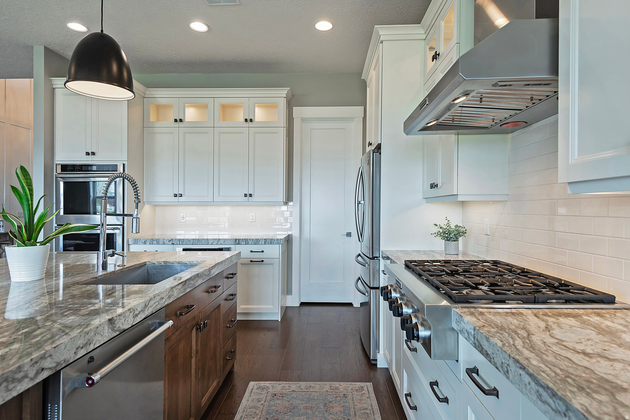 VILLAS@DIMPLE DELL - Residential