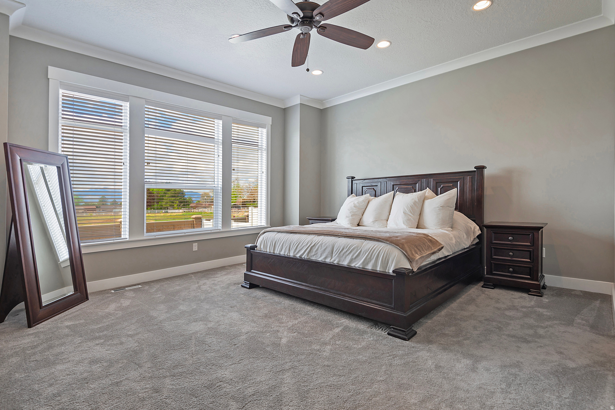 VILLAS@DIMPLE DELL - Residential