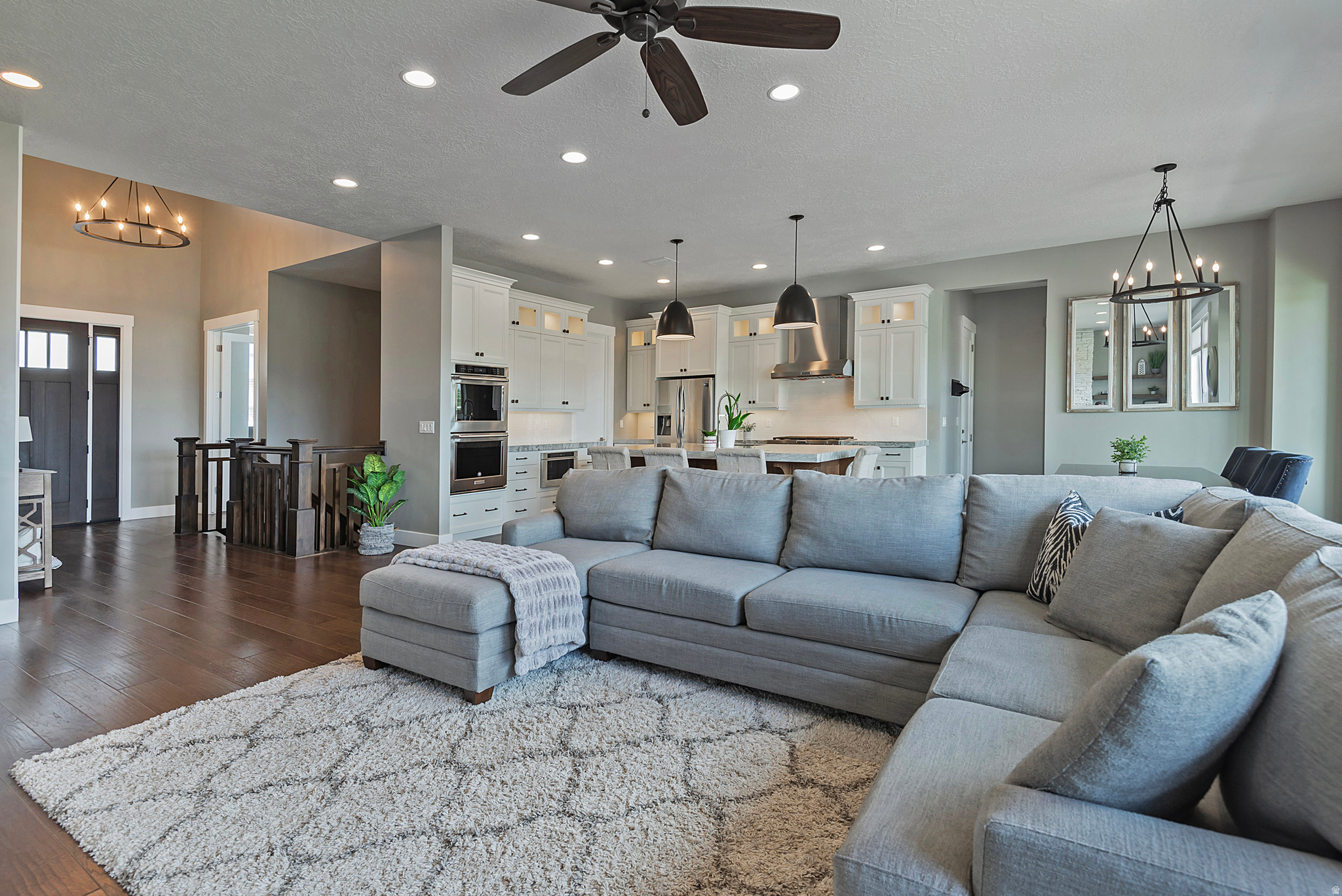 VILLAS@DIMPLE DELL - Residential