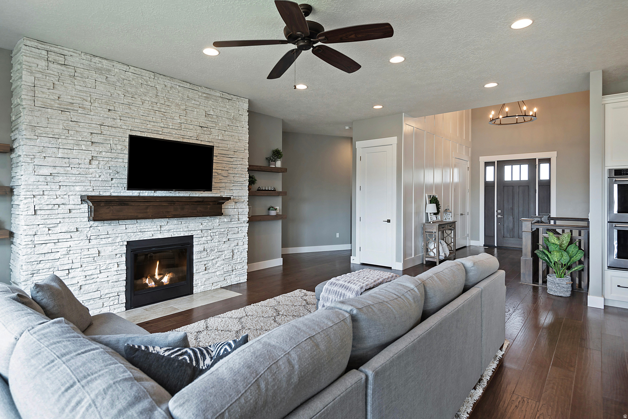 VILLAS@DIMPLE DELL - Residential