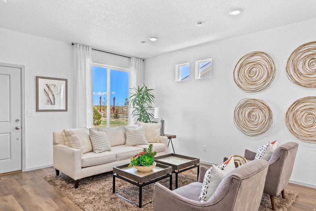 Photo of 488 N WEBER RIVER ST, Saratoga Springs, UT 84045 (MLS # 2177356)
