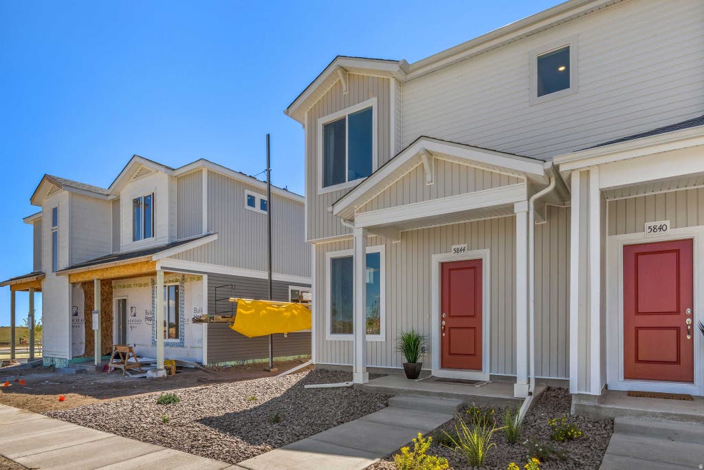 Photo of 488 N WEBER RIVER ST, Saratoga Springs, UT 84045 (MLS # 2177356)