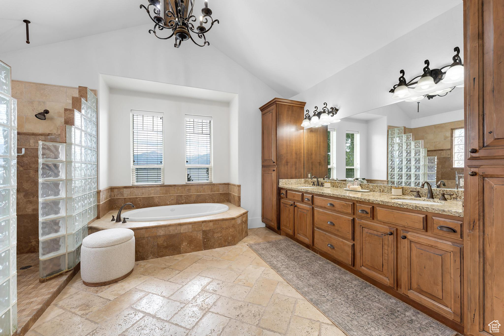 SARATOGA SPRINGS - Residential
