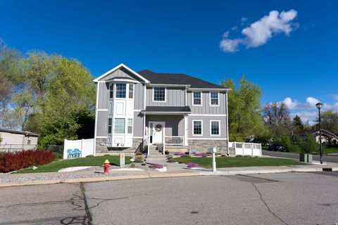 Photo of 973 E 250 S, Layton, UT 84041 (MLS # 2148390)