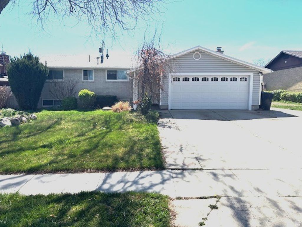 Photo of 1543 W 4505 S, Salt Lake City, UT 84123 (MLS # 2145582)