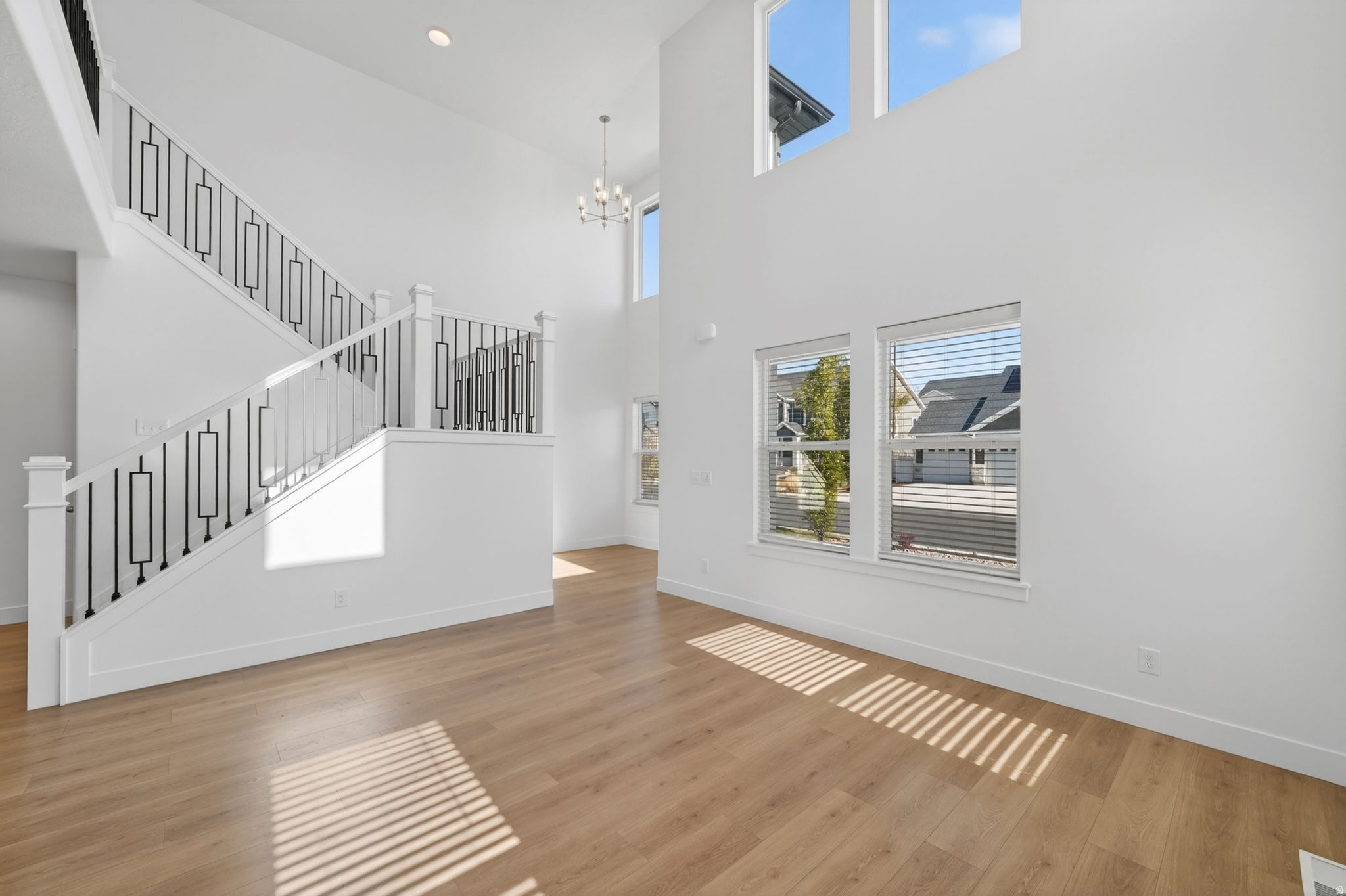 MOUNTAIN RIDGE - Residential