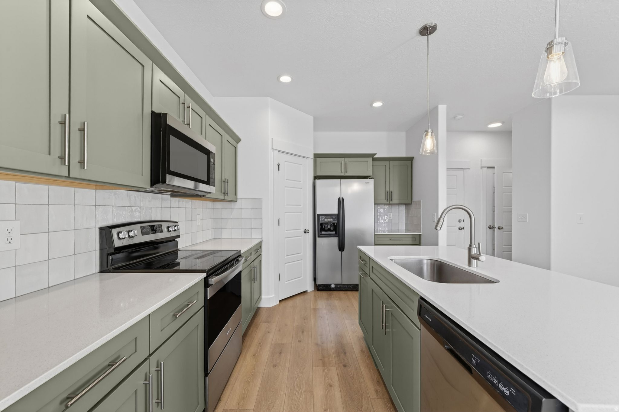 MOUNTAIN RIDGE - Residential