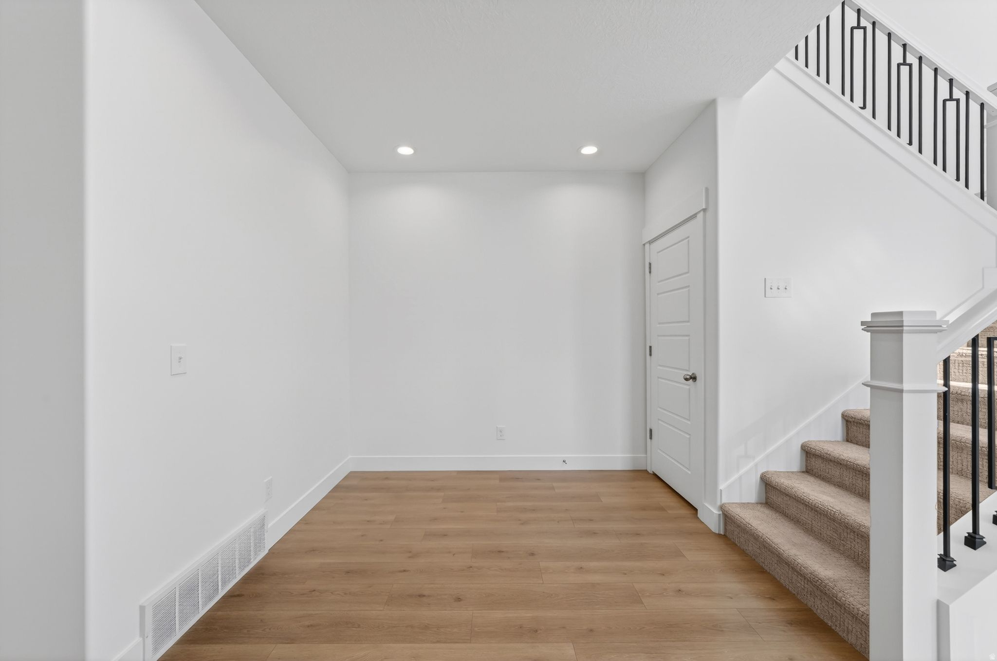 MOUNTAIN RIDGE - Residential