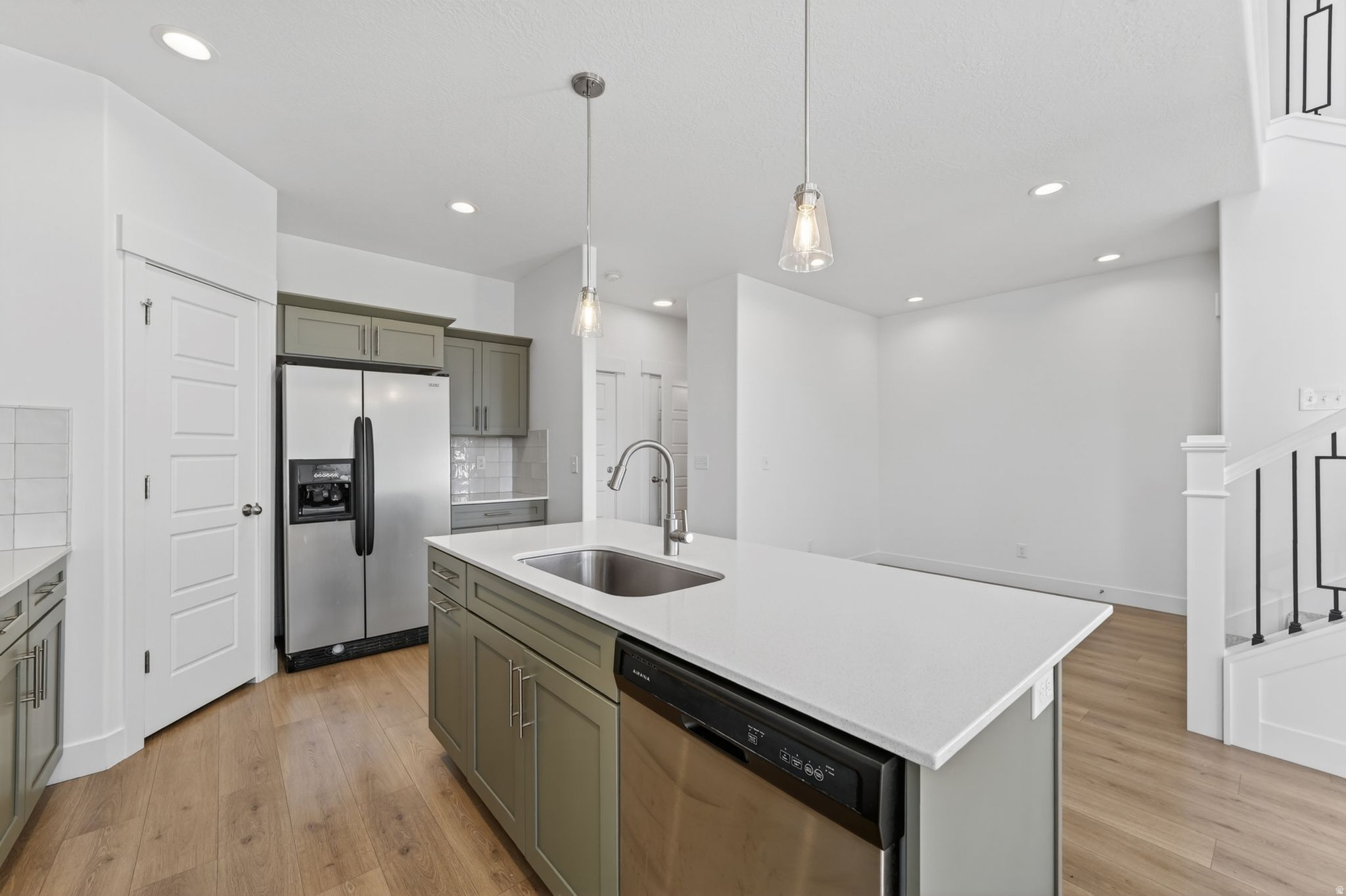 MOUNTAIN RIDGE - Residential