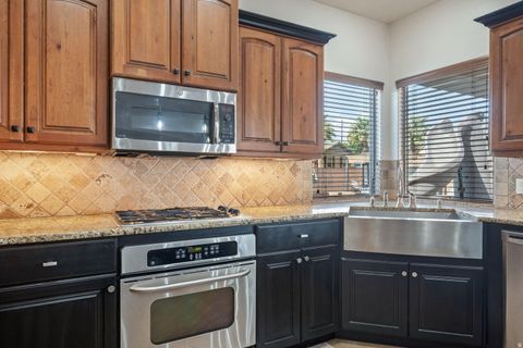 Tiny photo for 2553 S 2070 CIR E, Saint George, UT 84790 (MLS # 2127335)