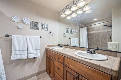 Tiny photo for 2553 S 2070 CIR E, Saint George, UT 84790 (MLS # 2127335)