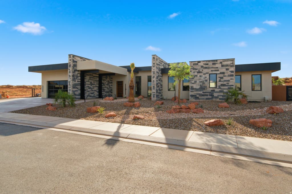 Photo of 3272 COTTONTAIL WAY S, Hurricane, UT 84737 (MLS # 2177985)