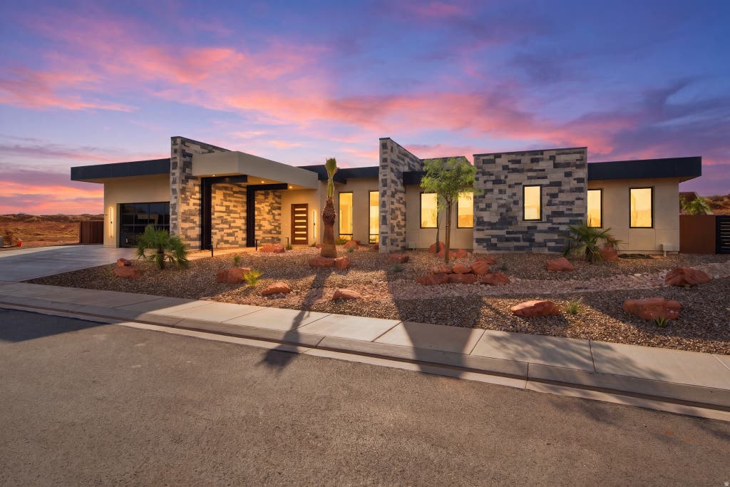 Photo of 3272 COTTONTAIL WAY S, Hurricane, UT 84737 (MLS # 2177985)