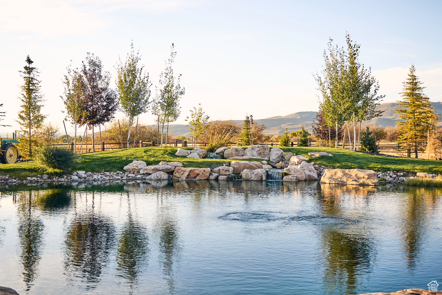 SUNRISE ESTATES - Land