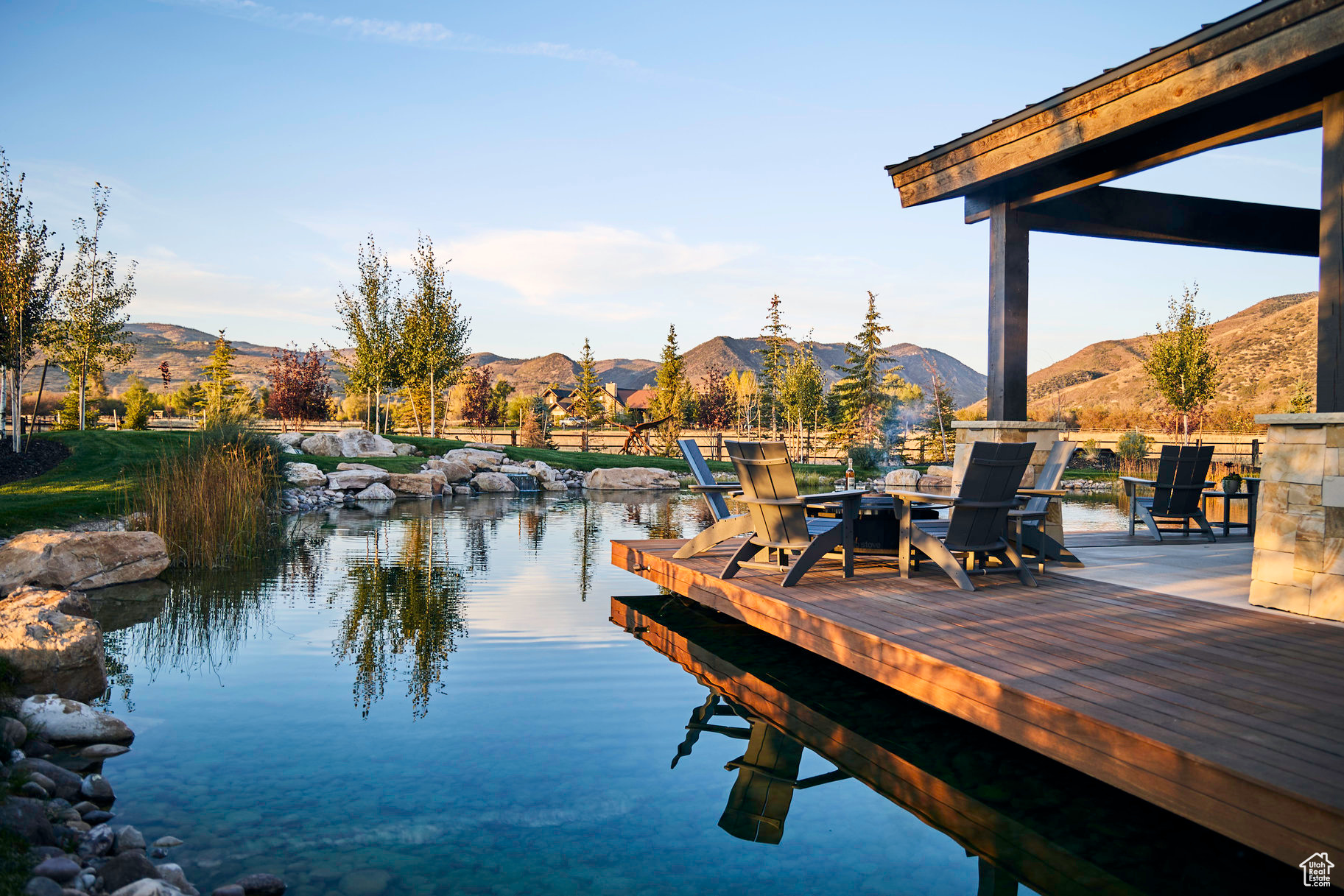 SUNRISE ESTATES - Land