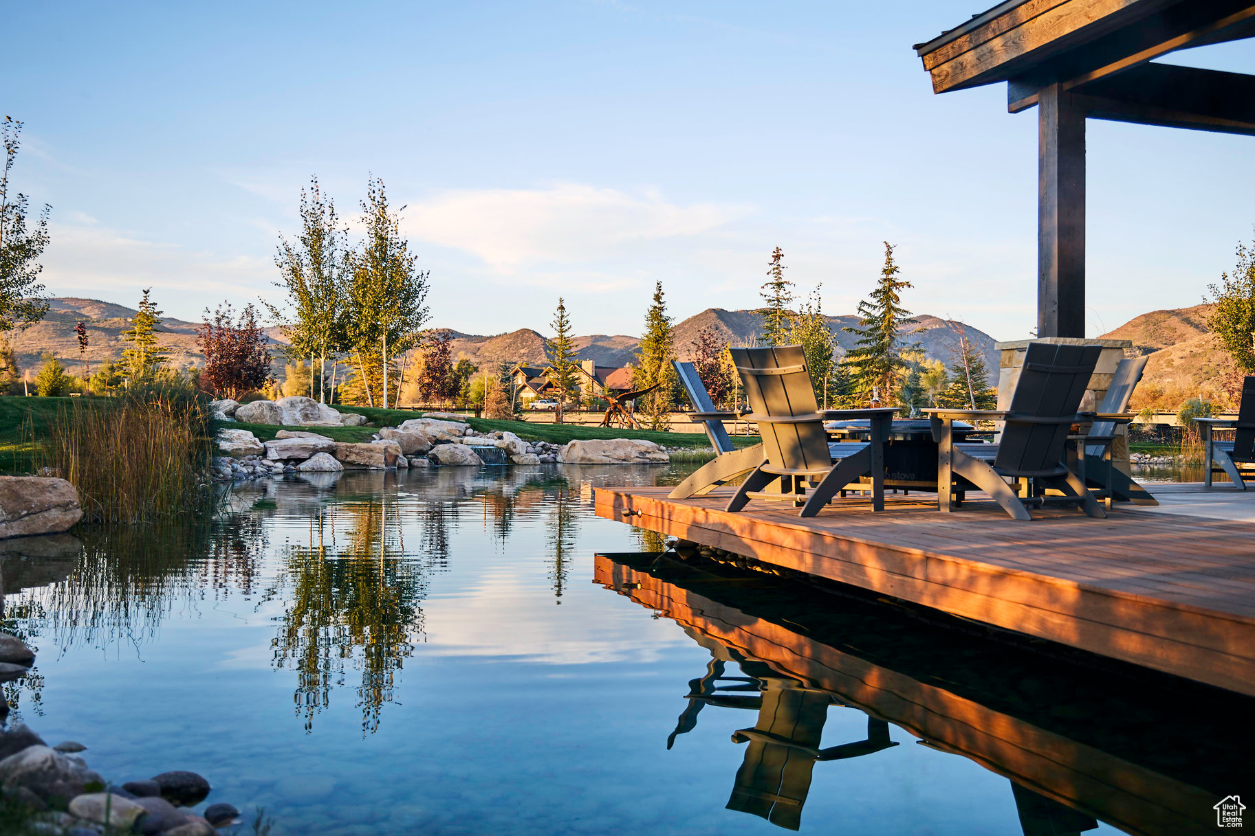 SUNRISE ESTATES - Land