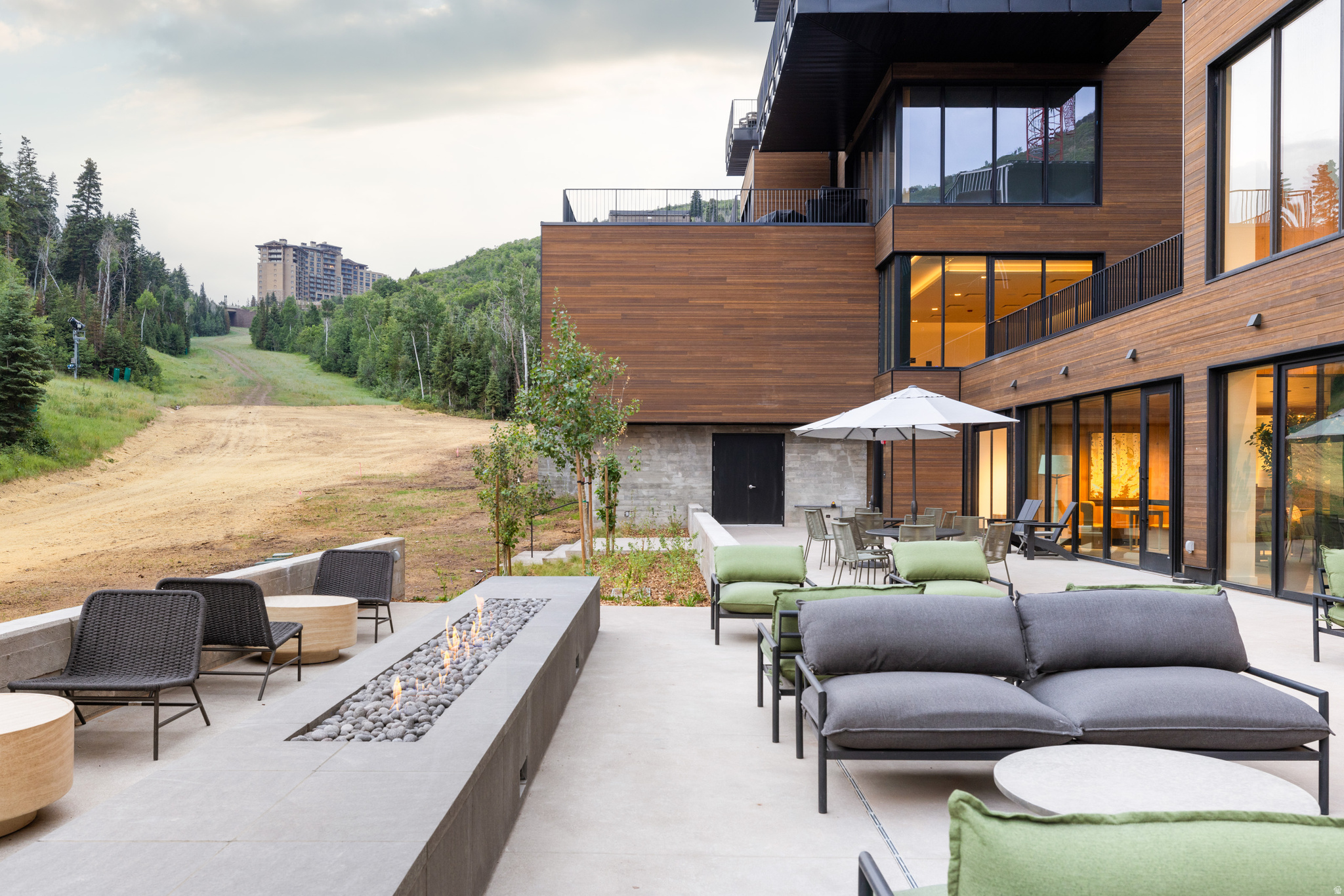 FOUNDERS PLACE - Residential