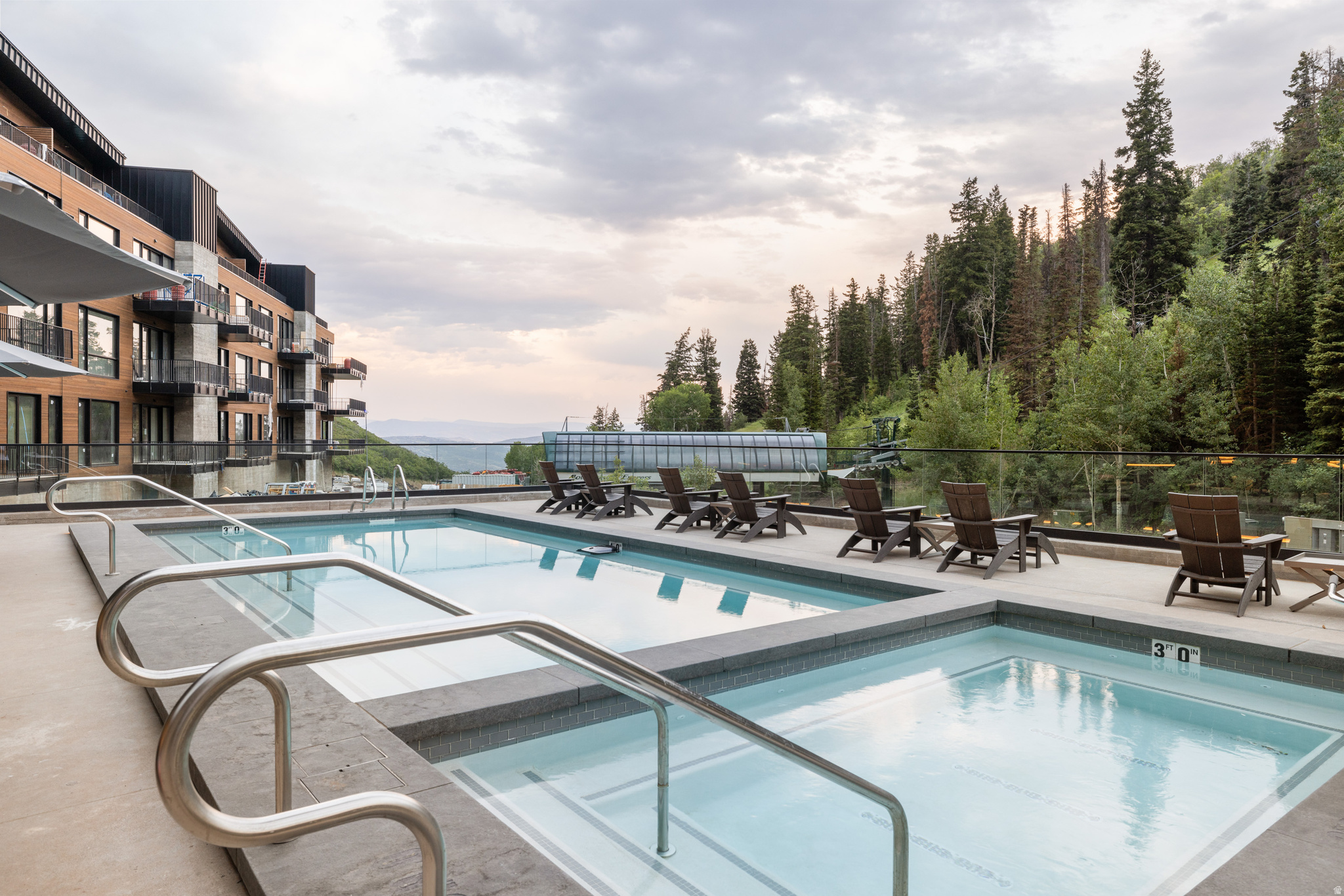 FOUNDERS PLACE - Residential