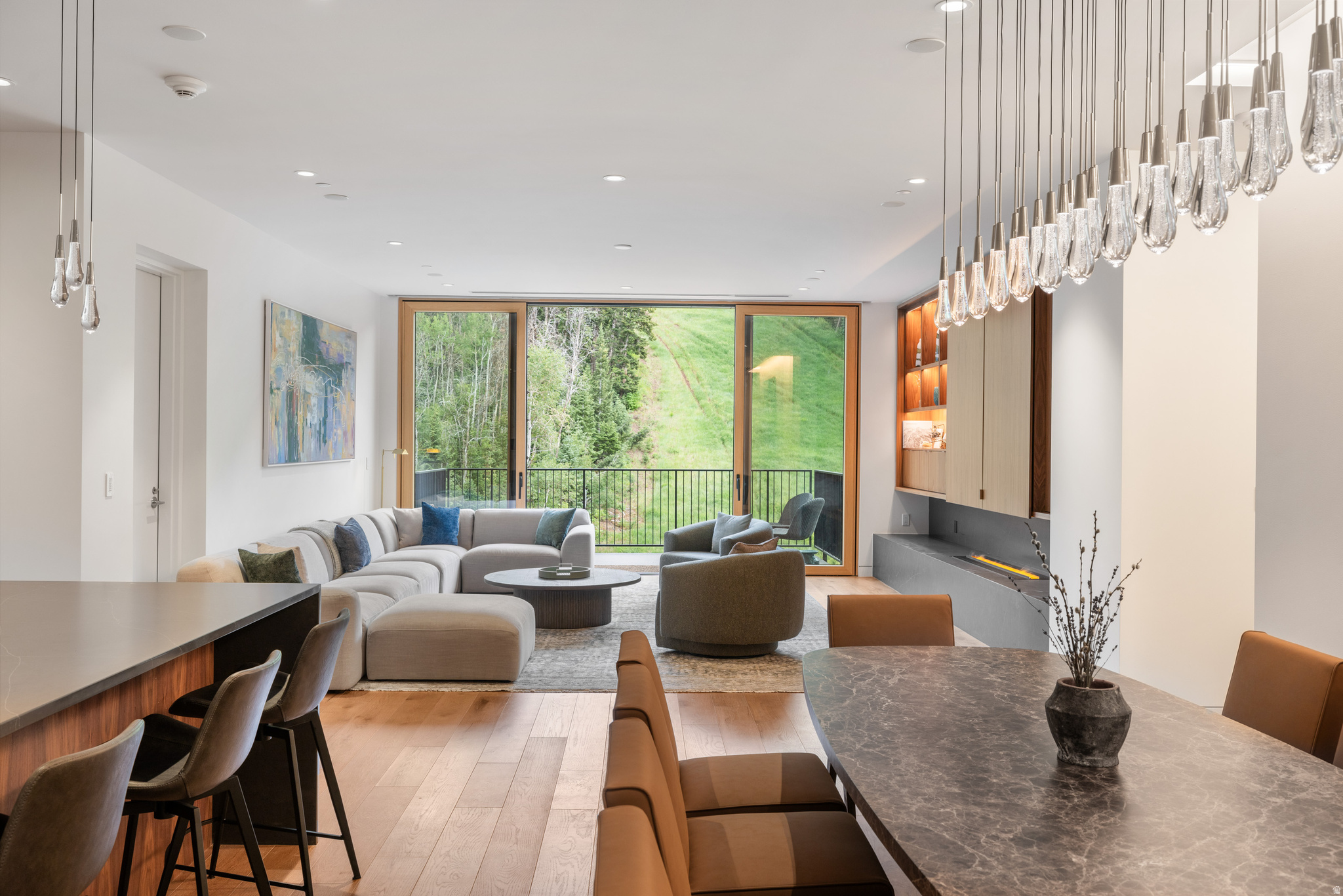 FOUNDERS PLACE - Residential