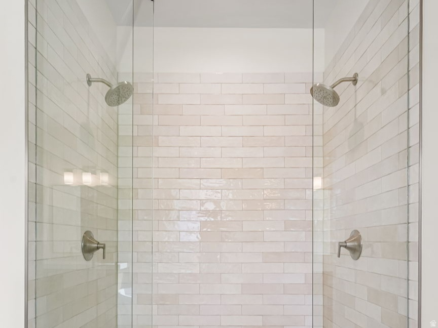 WHISPER HOLLOW - Residential